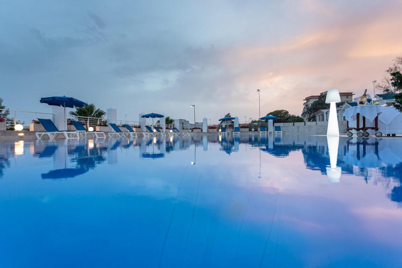 Club Azzurro Hotel&Resort Porto Cesareo Kültér fotó